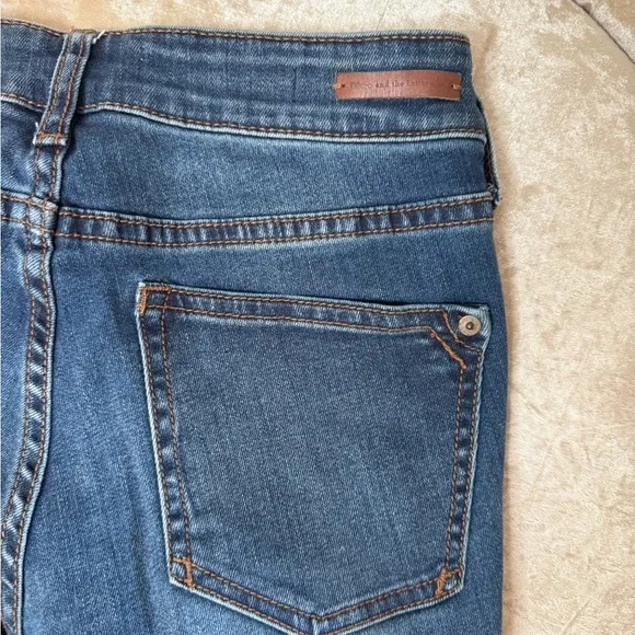 Anthropologie pilcro front slit skinny jeans