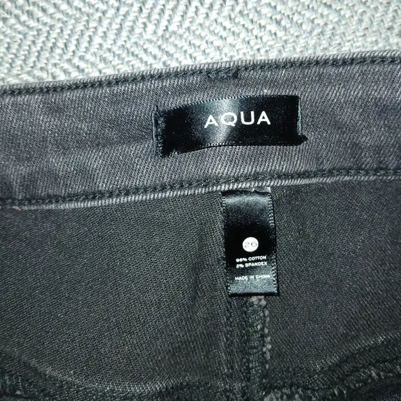 AQUA Cargo Jeans. Size 26