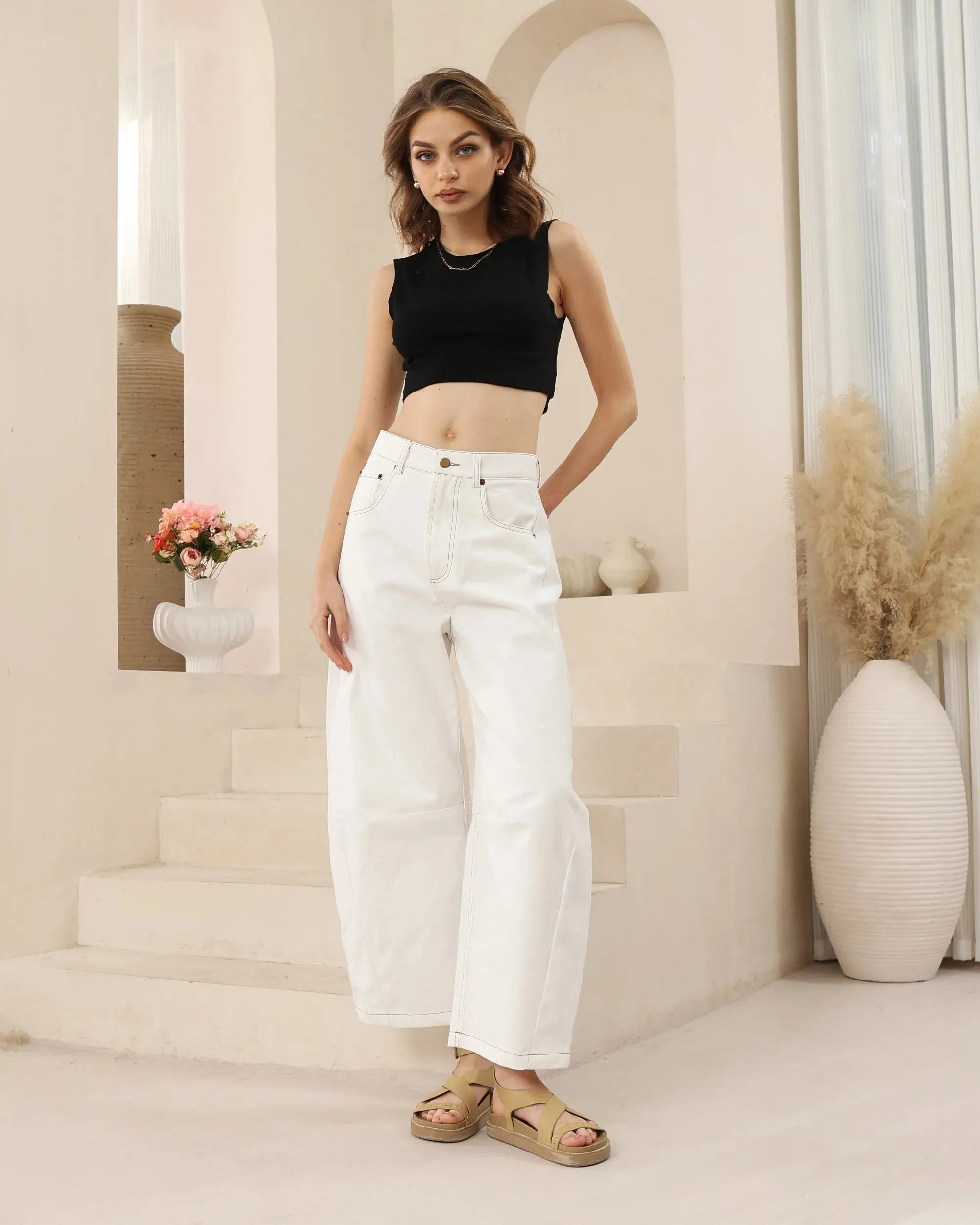 Betsy Barrel Leg Jean - White