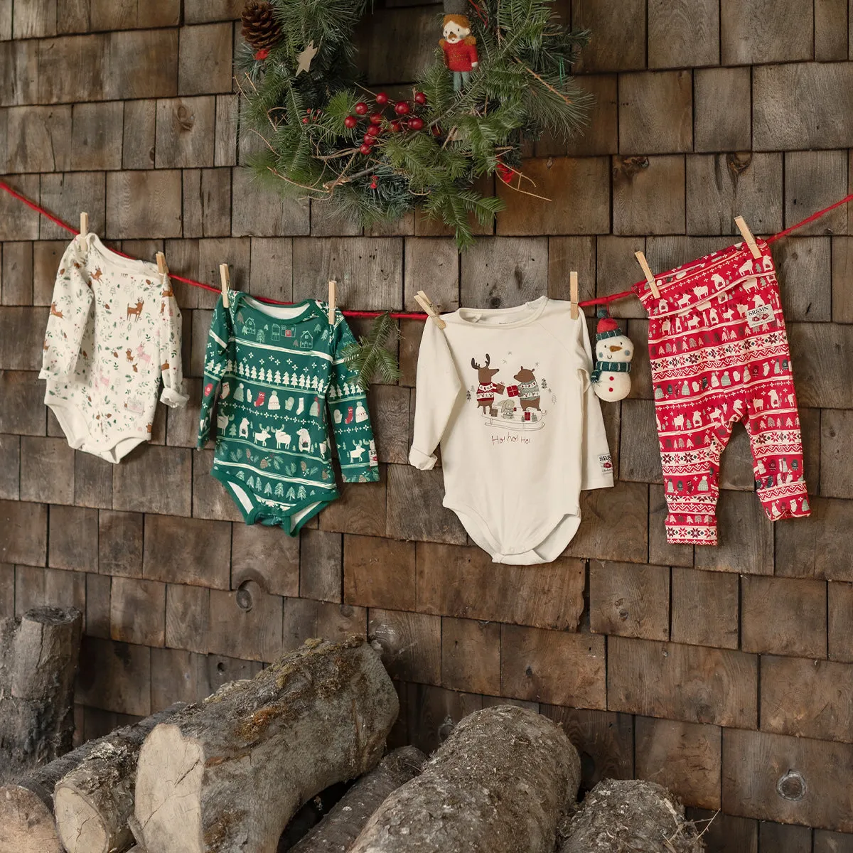 Cache-couche crème en jersey extensible avec illustration des fêtes, bébé  || Cream bodysuit in stretch jersey with holiday illustration, baby