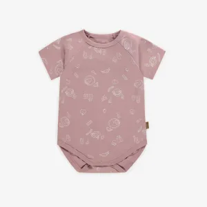 Cache-couche vieux rose avec illustrations blanches avec un thème de déjeuner en coton, bébé  || Old pink bodysuit with white illustrations with a breakfast theme in cotton, bébé