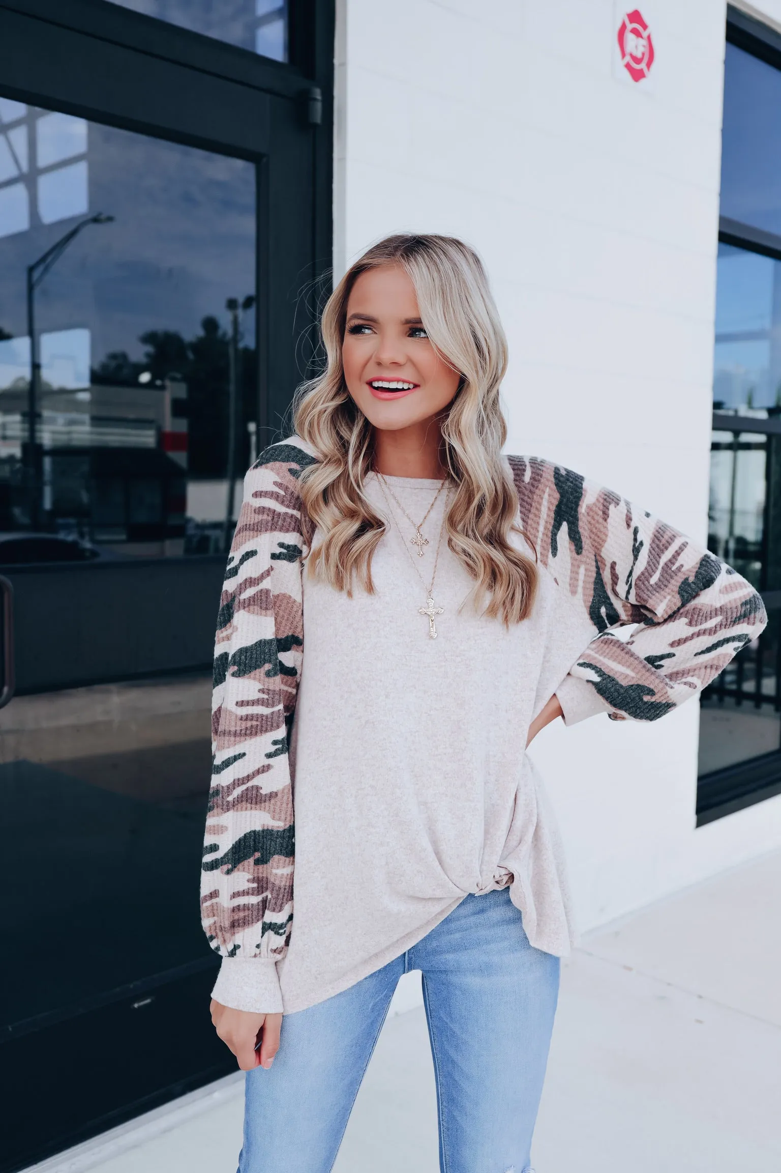 Eluding Raglan Sleeve Top - Mocha