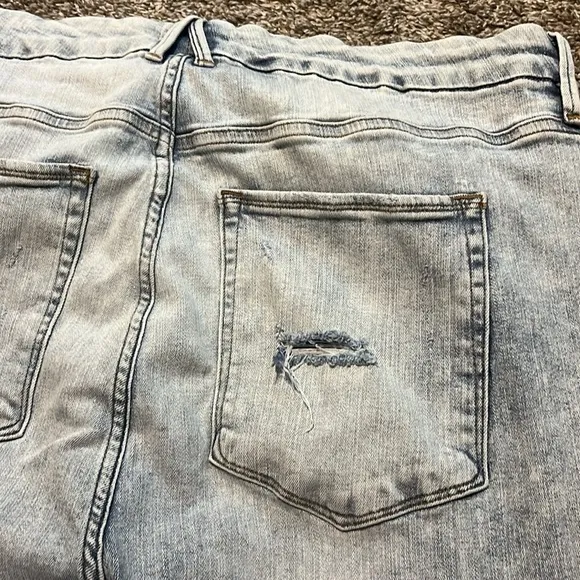 Good American Light Wash Good Waist Cropped Women’s Jeans Size 22