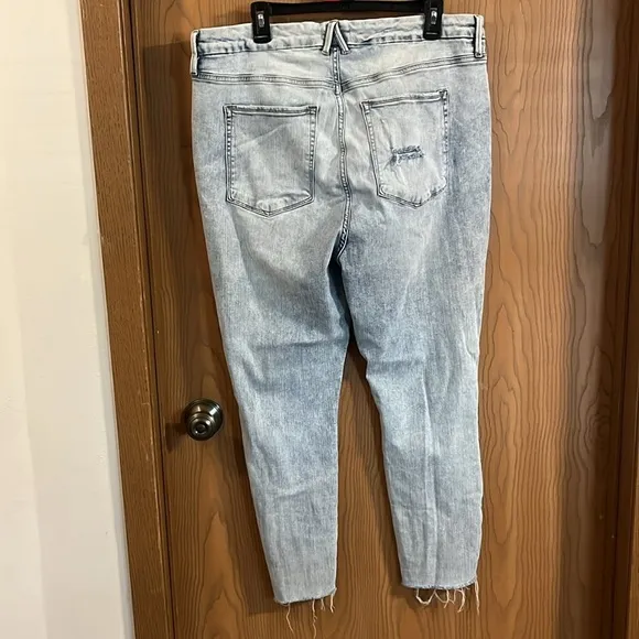 Good American Light Wash Good Waist Cropped Women’s Jeans Size 22