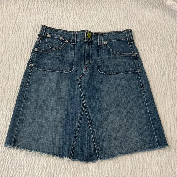 Levi’s JEANS Denim A-Line Deconstructed Iconic Skirt