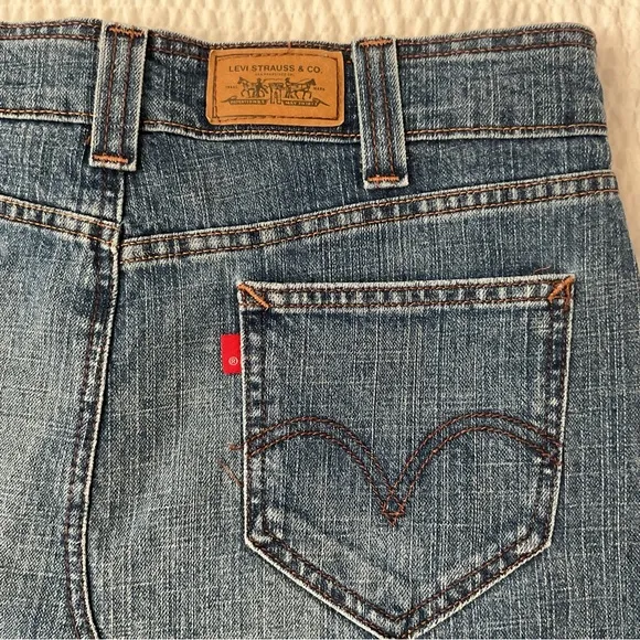 Levi’s JEANS Denim A-Line Deconstructed Iconic Skirt