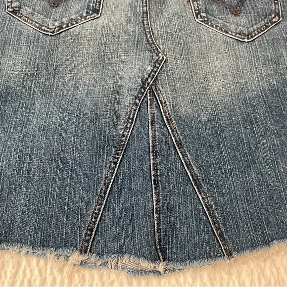 Levi’s JEANS Denim A-Line Deconstructed Iconic Skirt