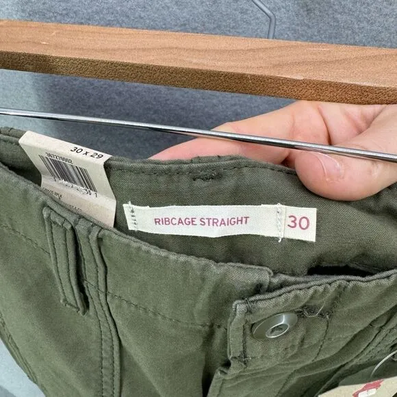 NWT LEVI'S RIBCAGE STRAIGHT ANKLE UTILITY PANTS GREEN JEANS MODERN SIZE 30