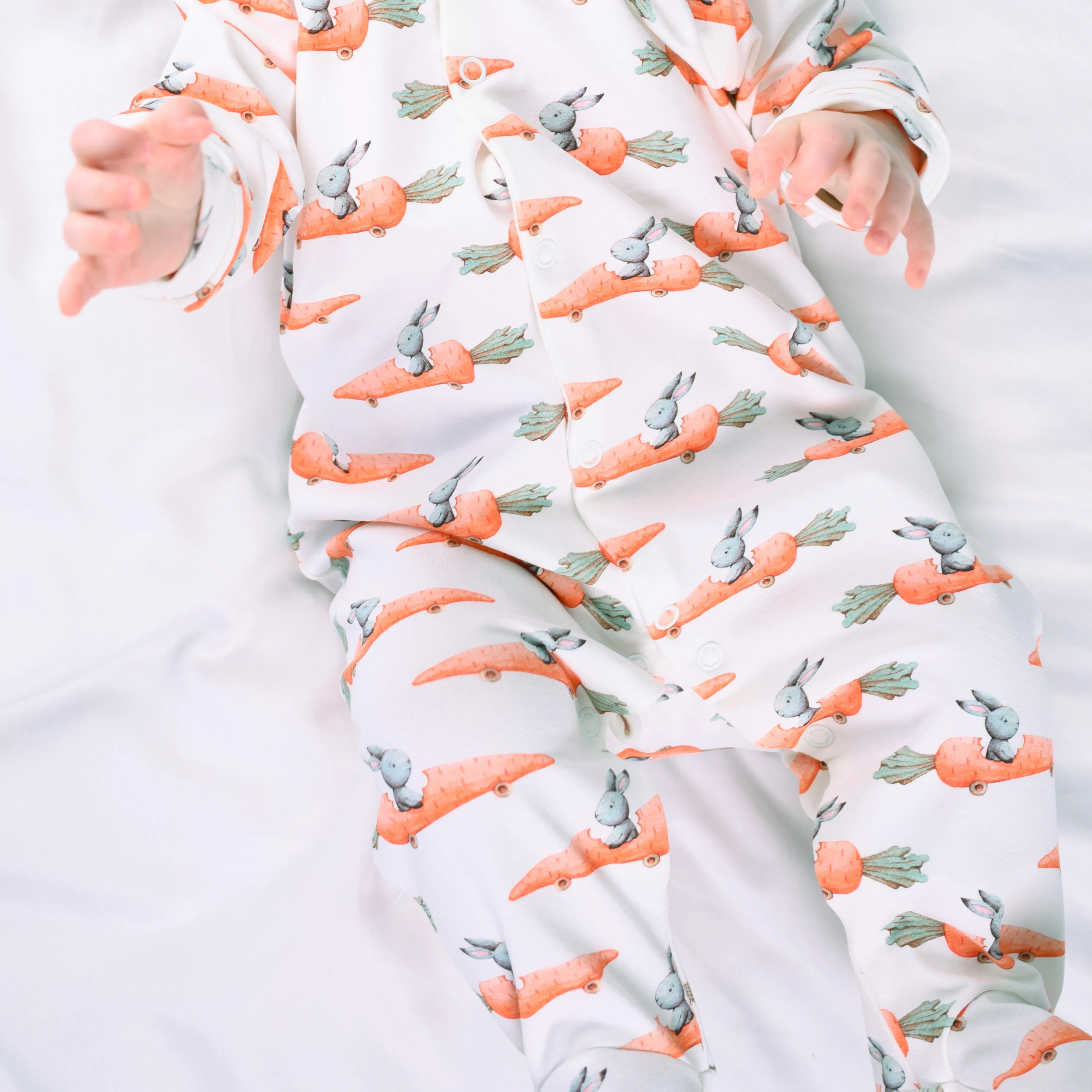 Racing carrot print sleepsuit