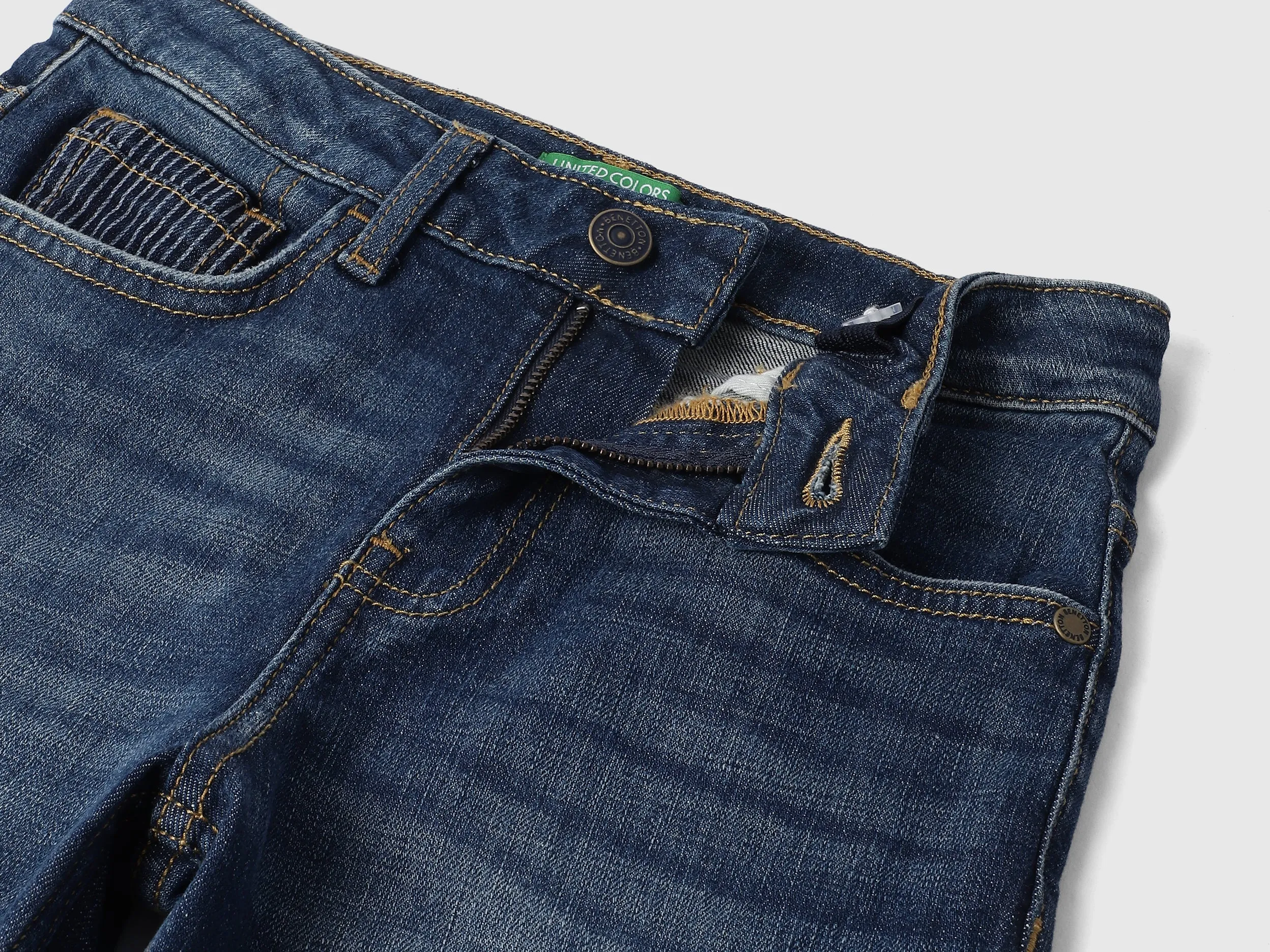 Solid Loose Fit Jeans