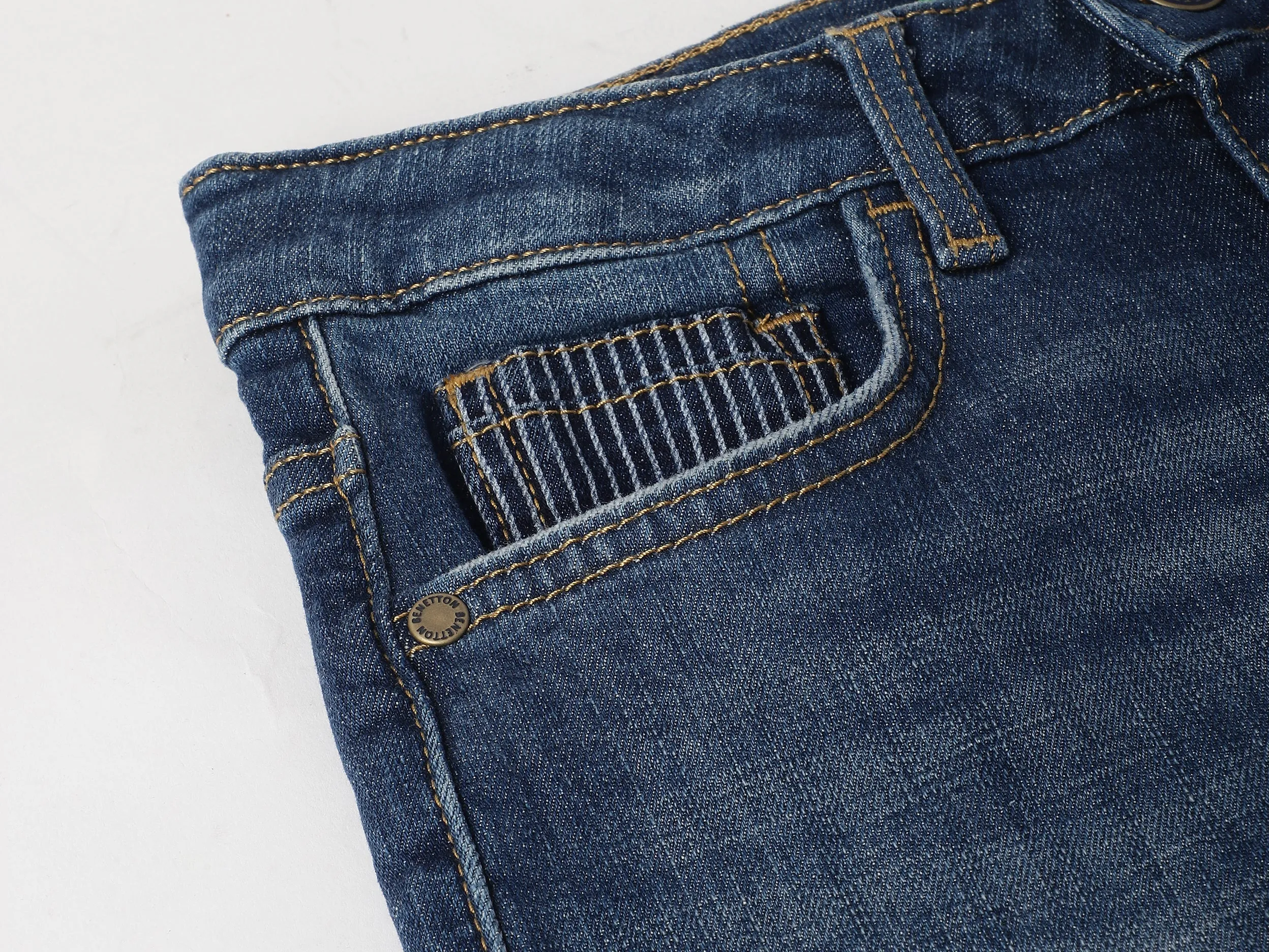 Solid Loose Fit Jeans