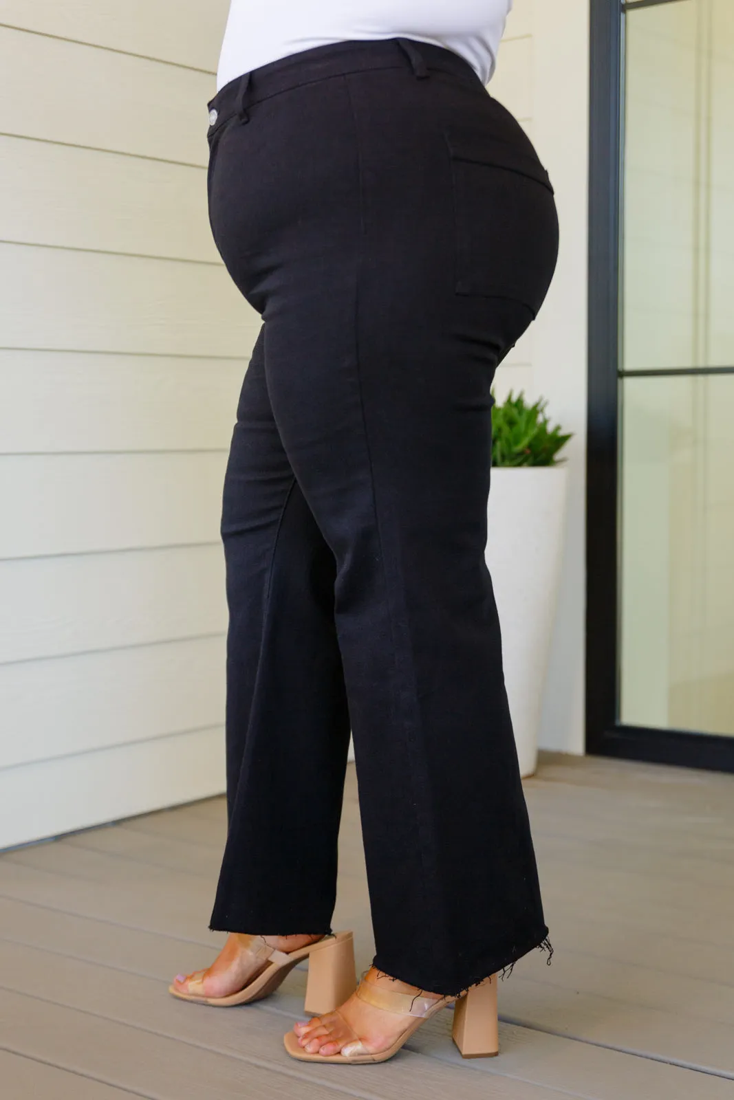 The Monique- Black Wide Leg Crop Jeans