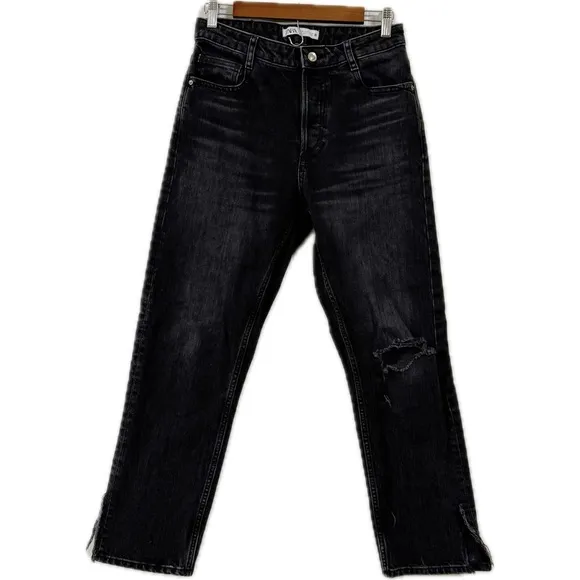Zara Black Relaxed Fit Jeans with High-Waisted Design